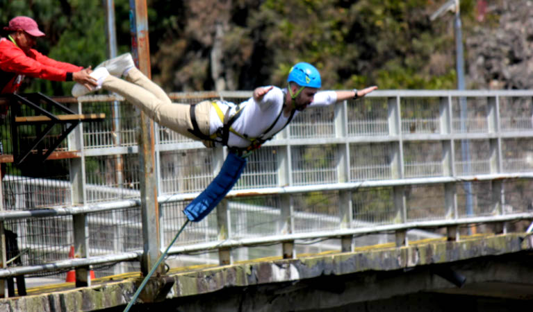 bridge jumping banos