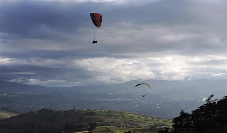 Paragliding banos ecuador